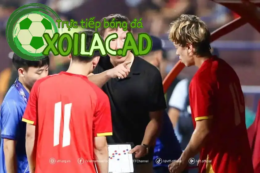 HLV Kim Sang Sik hài lòng về màn trình diễn của Viktor Lê